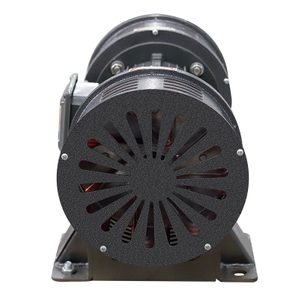 Luftverteidigungsübung mit hohem Dezibelwert, Hochwasserschutzübung. Hochleistungsalarm mit Doppelkopf-Elektromotor